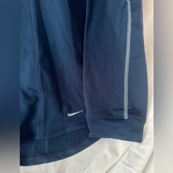 Nike men’s long sleeve performance shirt - Picture 3 of 6